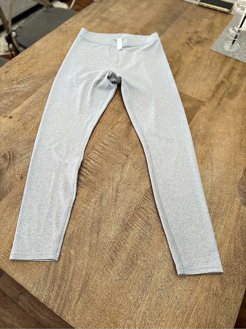 Alo Light Silver/Gray Leggings